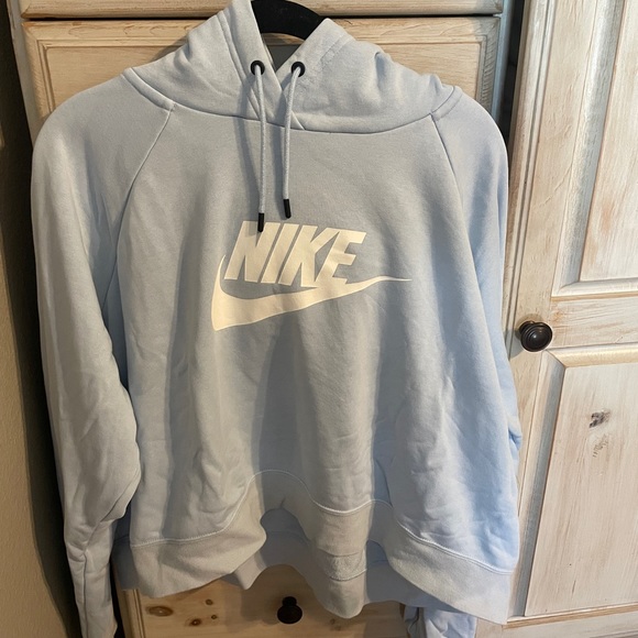 Nike Tops - Nike cropped hoodie size XL